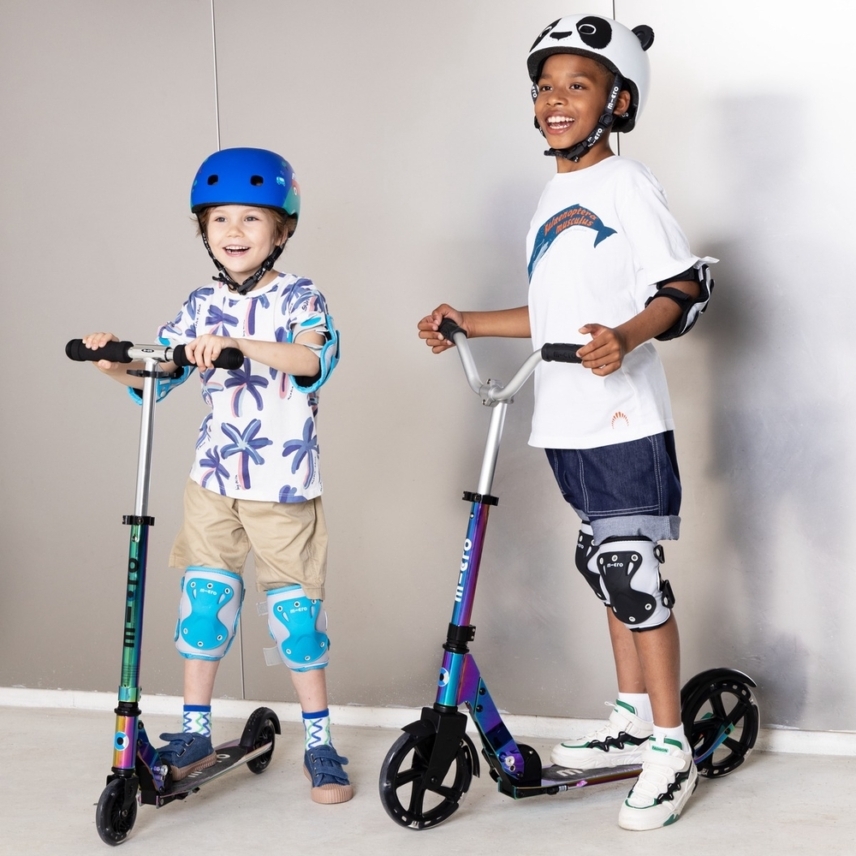 large-Micro-Cruiser-LED-Neochrome-Instagram-Carousel-4