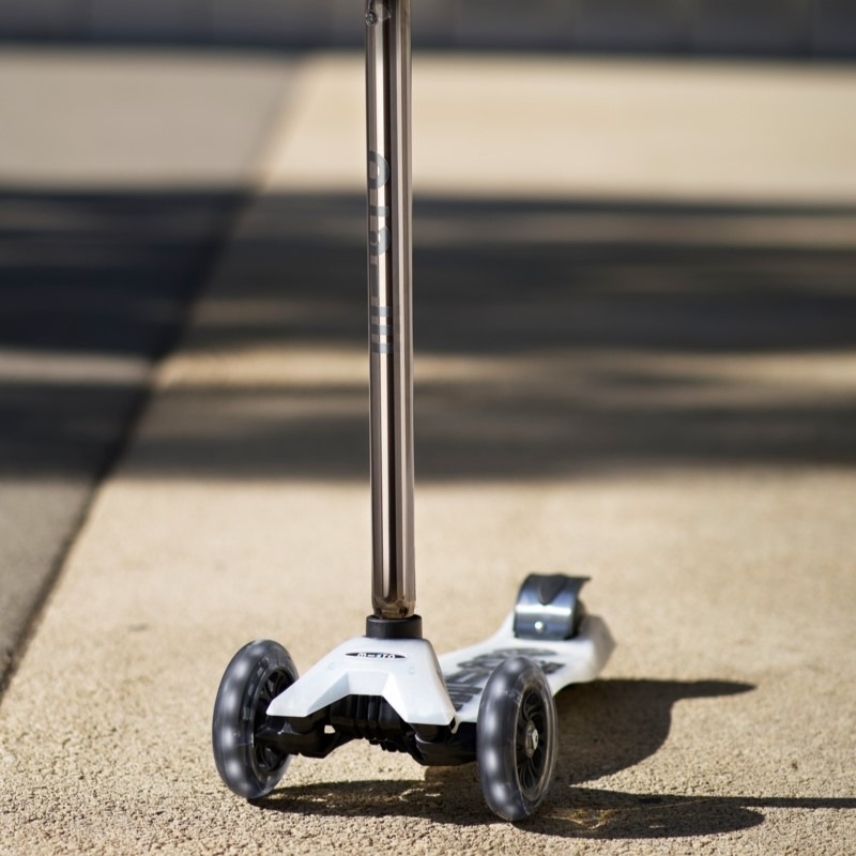 large-Maxi-Micro-Deluxe-Flux-LED-Neochrome-Black-7