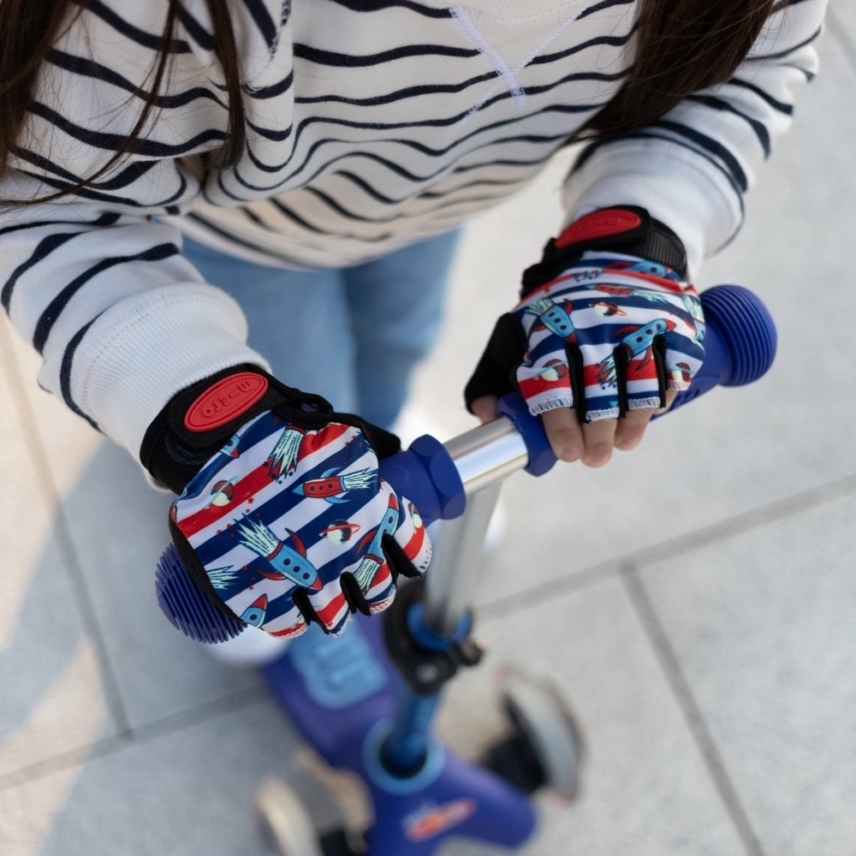 large-Micro-Gloves-Rocket-1