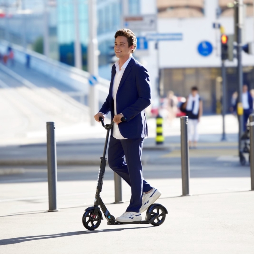 large-Micro-Metropolitan-Black-1