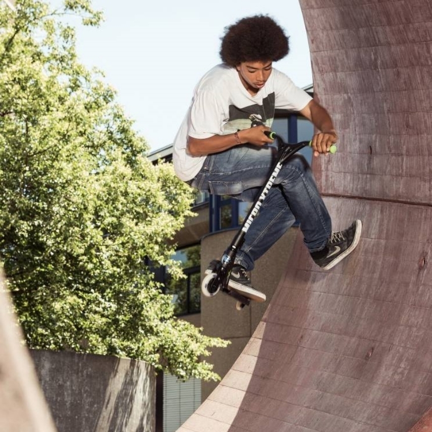 micro-micro-mx-trixx-20-black-pegs